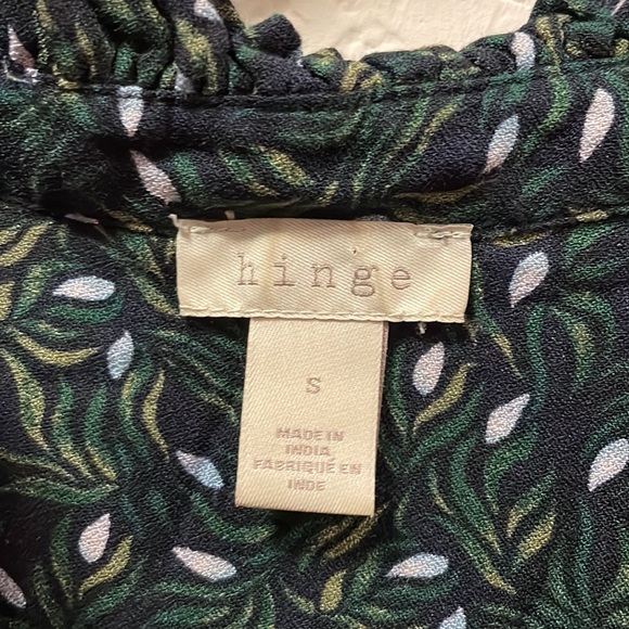 Hinge blouse tie front size Small. 100% viscose - Picture 2 of 8